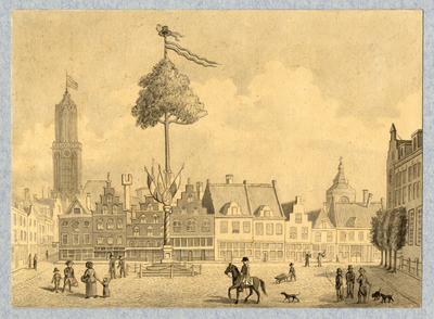 32452 Gezicht op de Neude te Utrecht met de vrijheidsboom bij de viering van de overwinning van de Franse troepen.